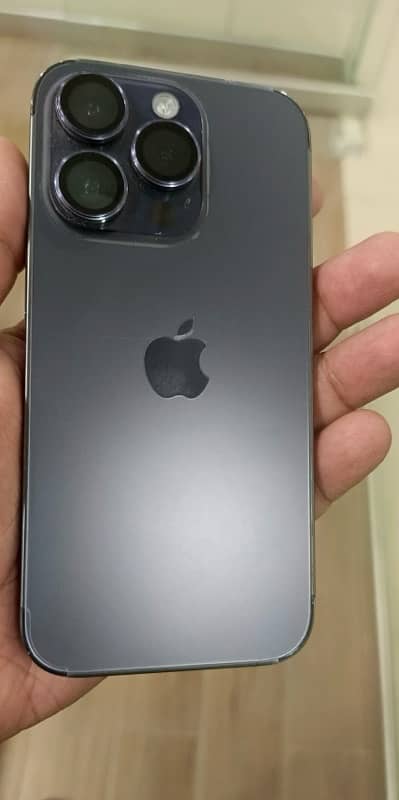 iPhone 14 Pro (Factory Unlocked) 1