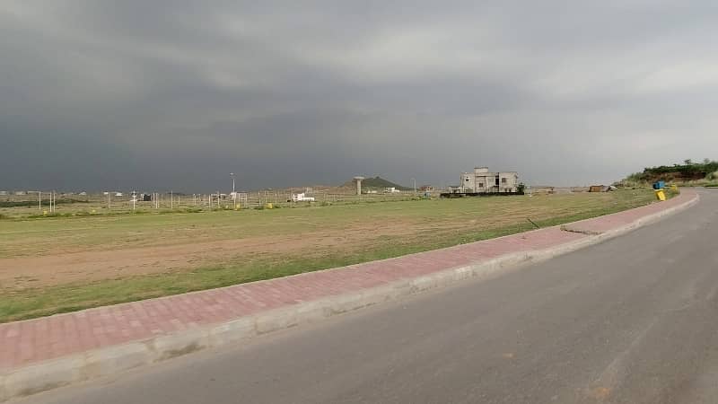 Residential Plot For sale Situated In Bahria Town Phase 8 - Bahria Orchard 4