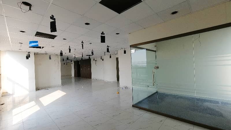 2969 Sqft Office Is Available For Rent In AlHafeez Executive, Ali Zaib Road, Gulberg, Lahore. 7