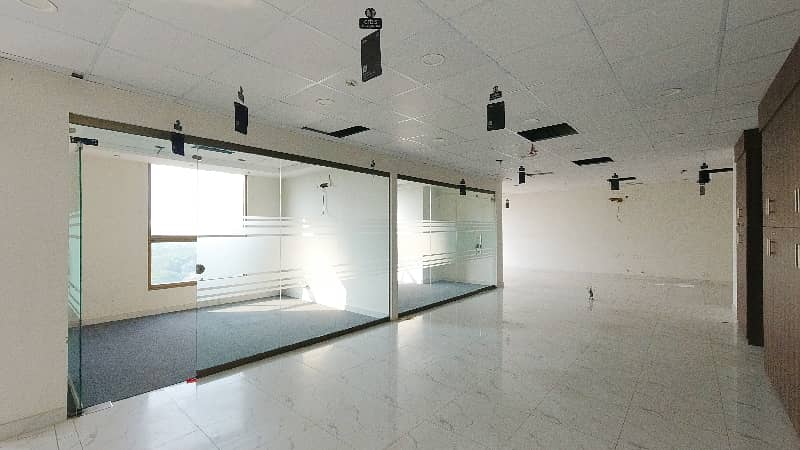 2969 Sqft Office Is Available For Rent In AlHafeez Executive, Ali Zaib Road, Gulberg, Lahore. 9