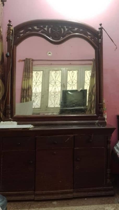 Bed room set urgent sale 6