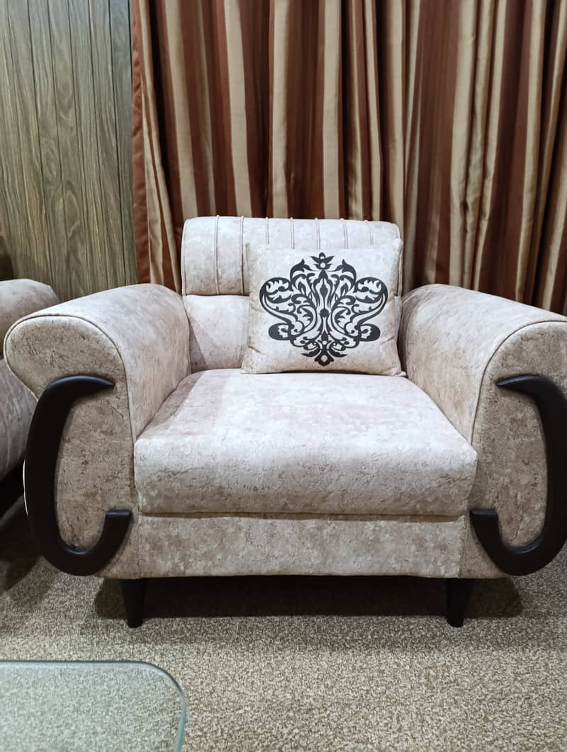 5 seater sofa Completely New 1