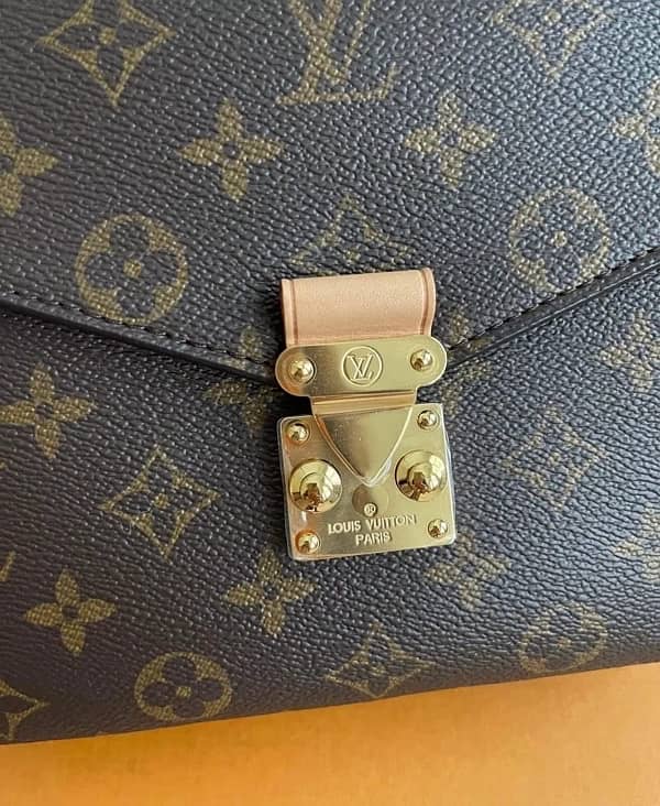 Louis Vuitton Pochette Métis M44875 2