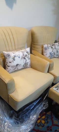 Very beautiful heavy Luxury room coffee chairs with table03335138001