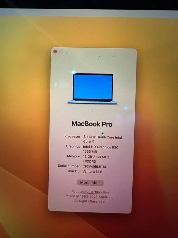 Macbook Pro 2017 15 inch Display 1 TB ssd 0