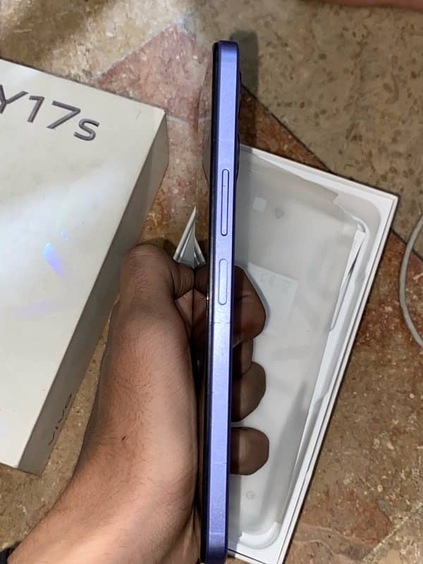 VIVO y17s 10/9 condition 6+6/128 2