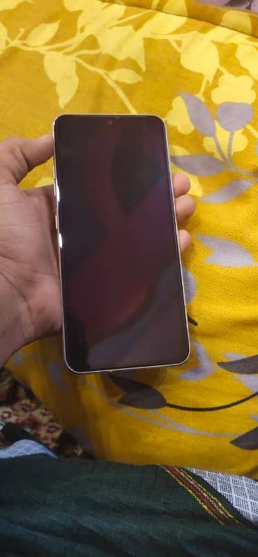 Lg V60 thick 5g 8/128/ 10/10. pta life time warranty hai 2