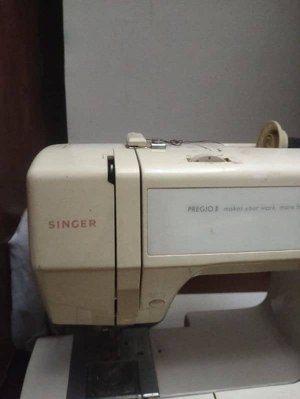 Like new Sewing Machine 3