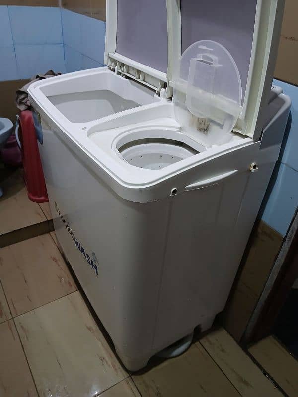 KENWOOD SEMI AUTOMATIC WASHING MACHINE 3