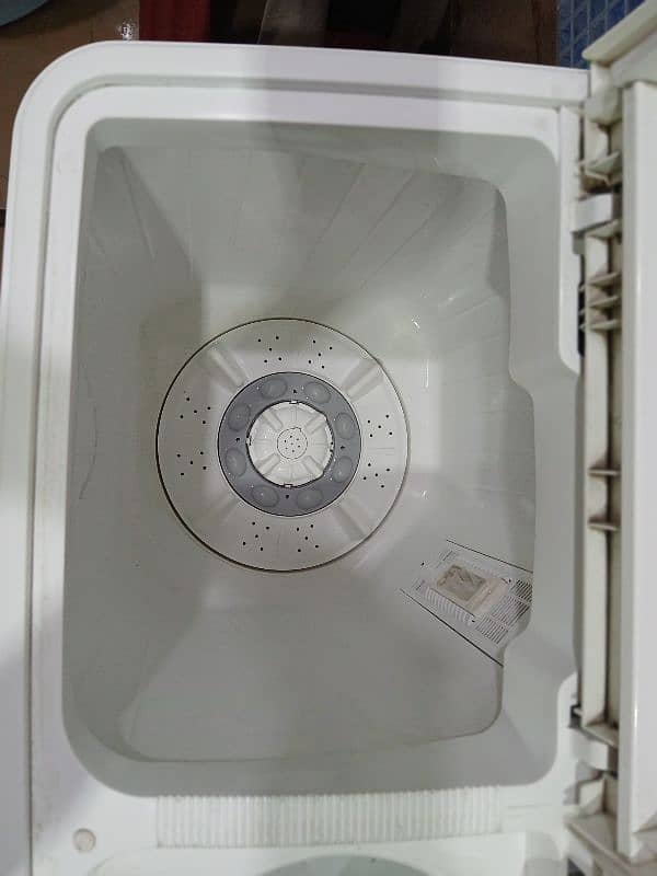 KENWOOD SEMI AUTOMATIC WASHING MACHINE 11