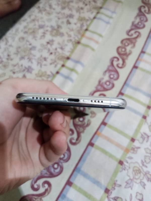 iphone XS Max Non PTA 3