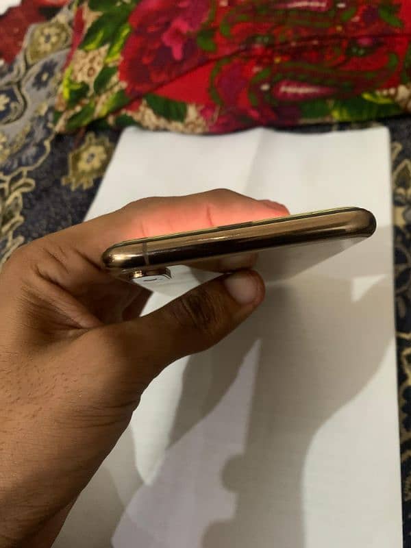 iphone XS MAX gold 256 Gb non pta 4