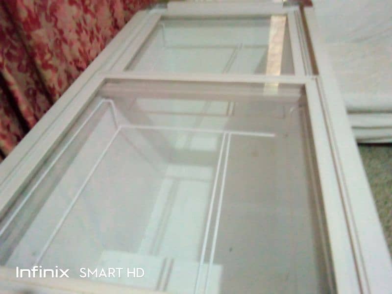 PARLOUR ICE CREAM FREEZER 4