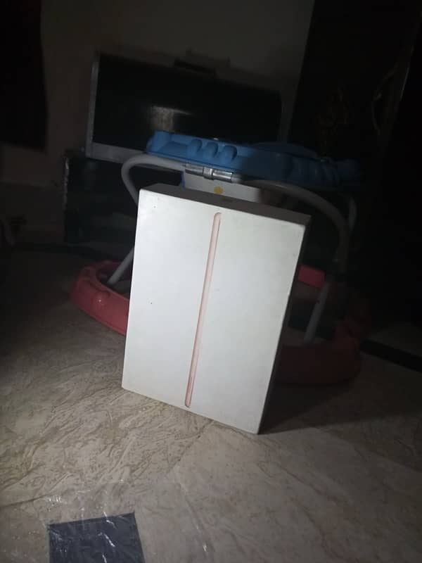 IPad 8 Generation with Box 5