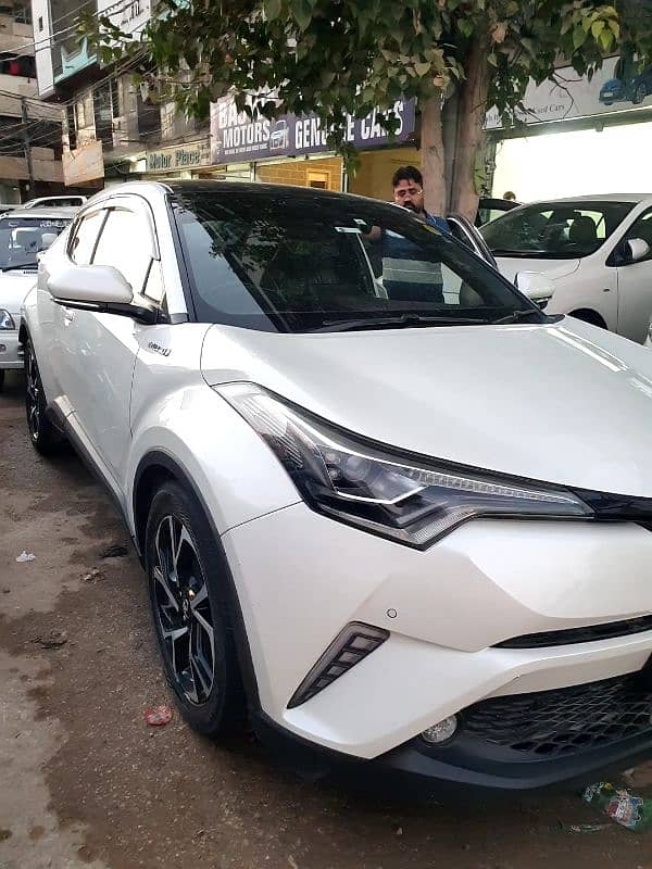 Toyota C-HR 2017 1