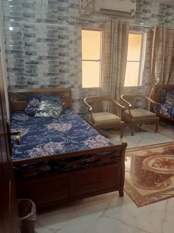 18000. ladies furnished room for rent. Gulshan block 16 erum center boundary waal project 4 floor iftikhar estate 14