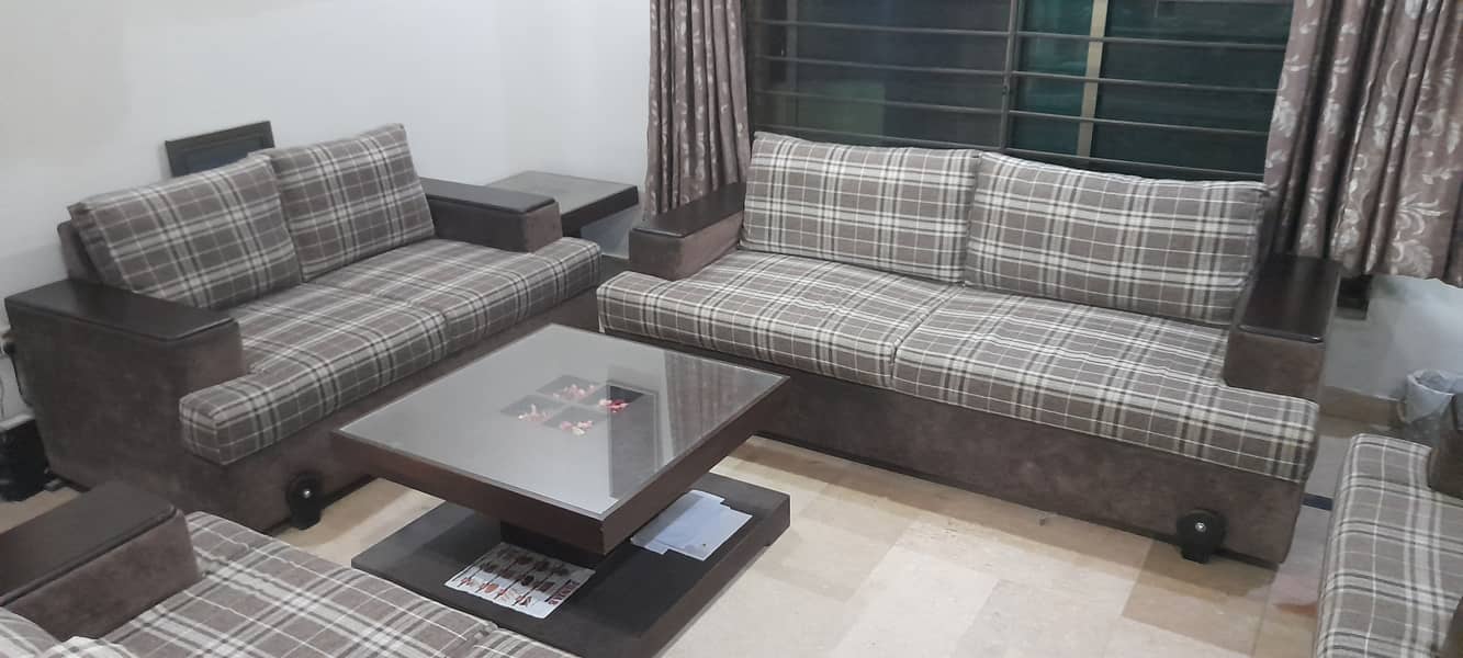 7 seater sofa 10/10 Condition & Center Table Set 1