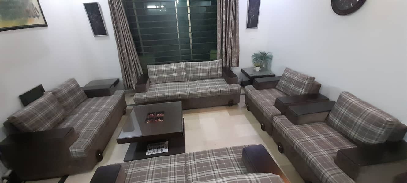 7 seater sofa 10/10 Condition & Center Table Set 4