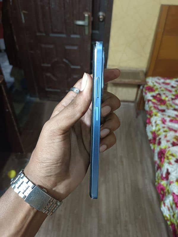 Infinix hot 40i 8+8 128. All ok 5