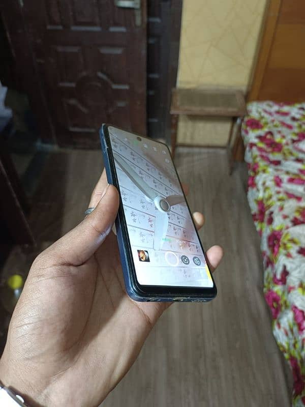 Infinix hot 40i 8+8 128. All ok 7