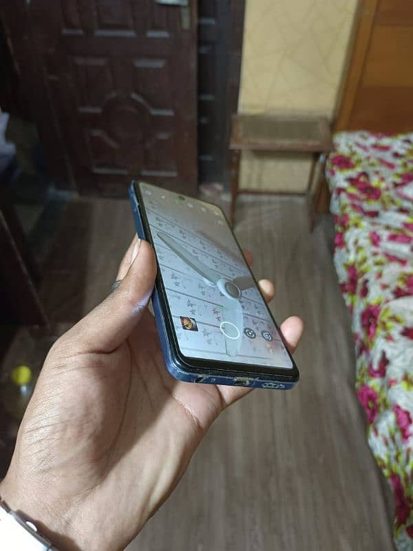 Infinix hot 40i 8+8 128. All ok 8