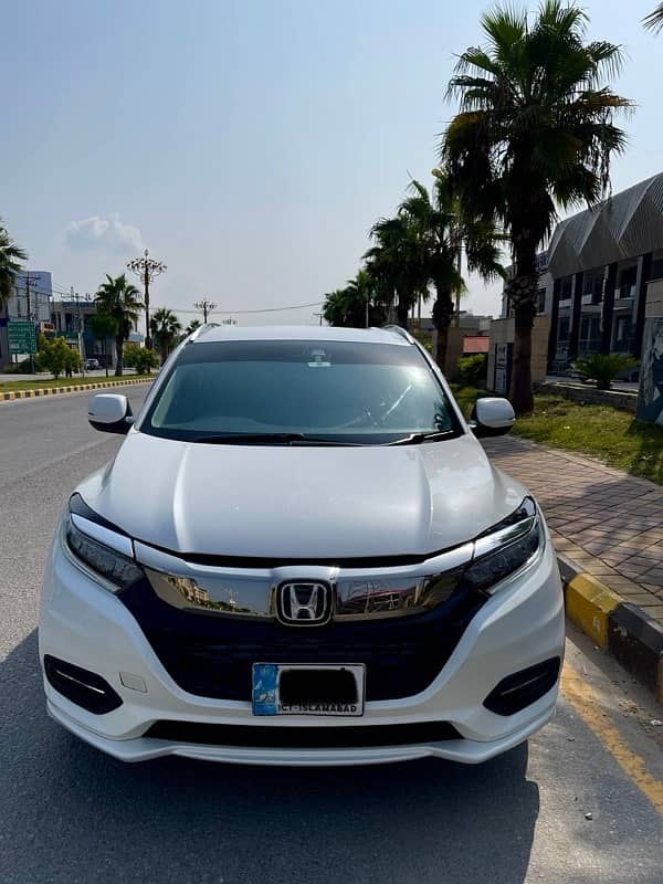 Honda Vezel 2014 pearl white 2019 Islamabad reg 3