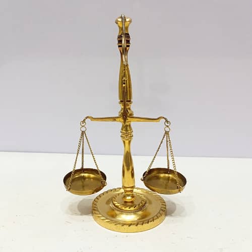 Vintage Brass Scale with Intricate Detailing – Elegant Decorative Piec 0