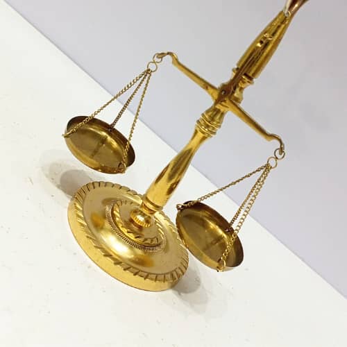 Vintage Brass Scale with Intricate Detailing – Elegant Decorative Piec 3