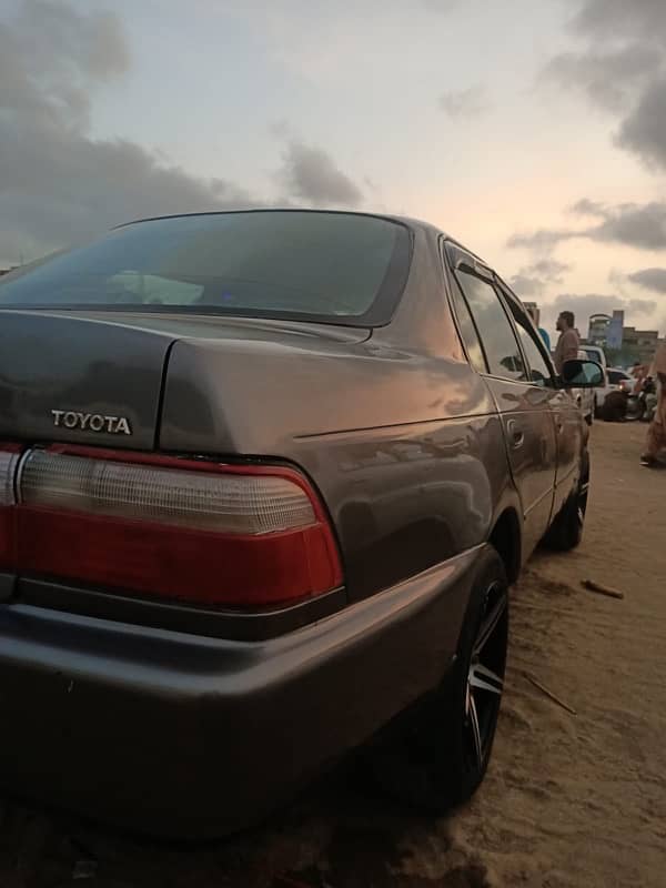 Toyota Corolla GLI 2000 5