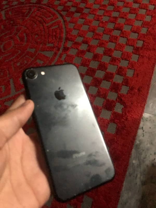 iphone 7(128)gb non pta 1