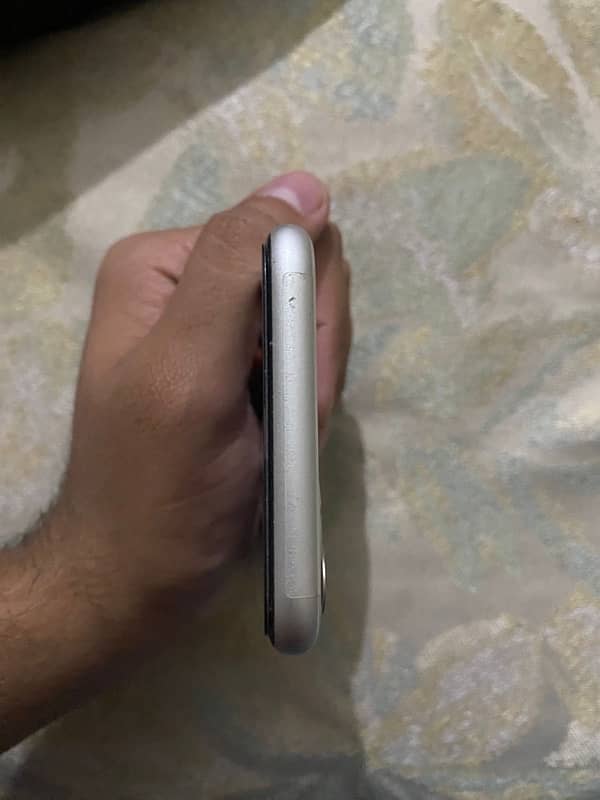 Iphone 11 128gb PTA Approved 4