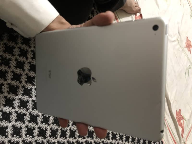 iPad mini 4  64GB best condition best for games 0