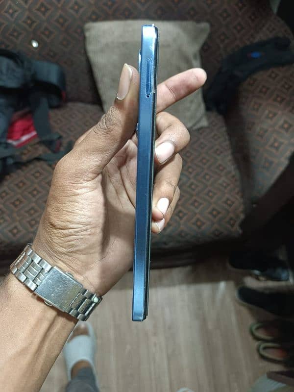 Infinix hot 40i 8+8 128. All ok 18