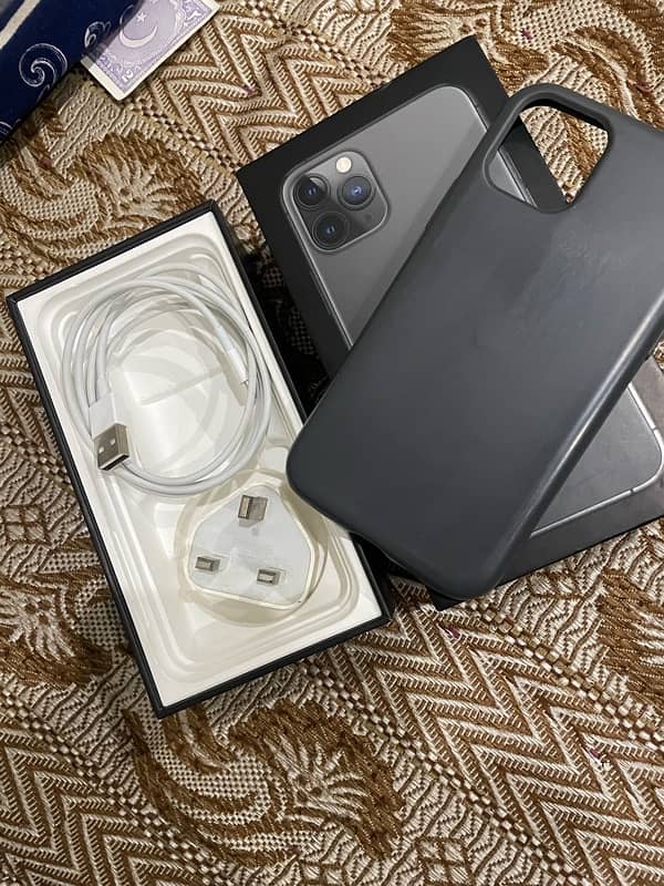 iPhone 11 Pro factory unlock non PTA water pack 1