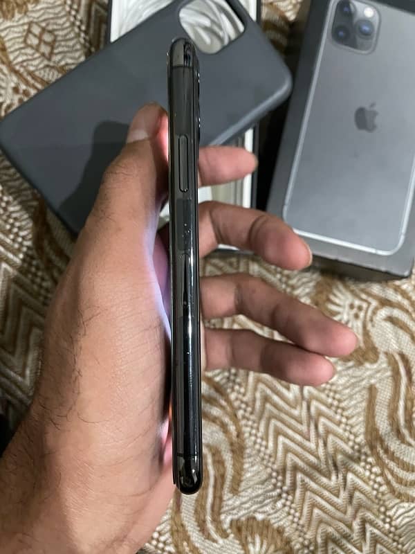 iPhone 11 Pro factory unlock non PTA water pack 5