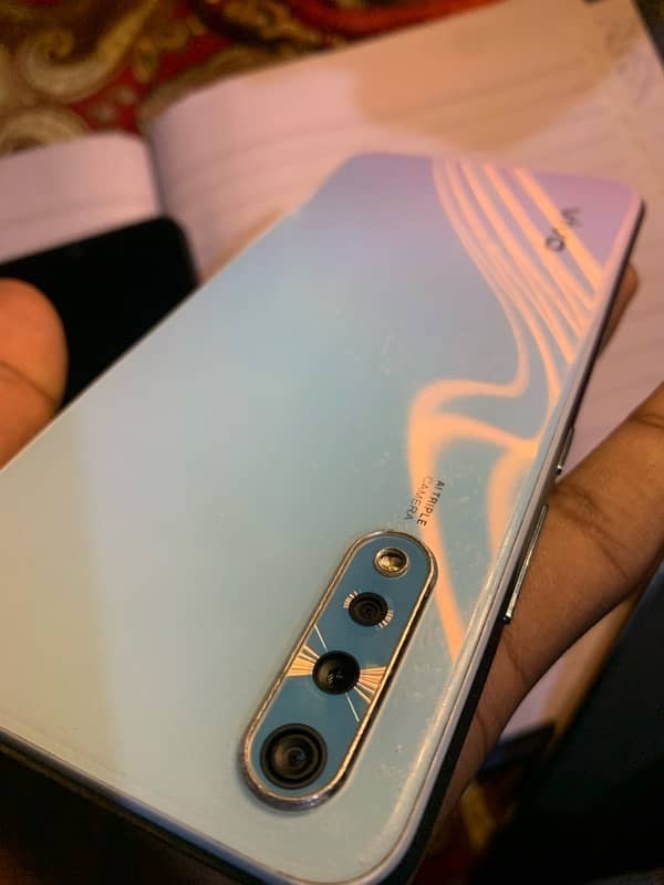 Vivo s1 ram4.128 price25k 0