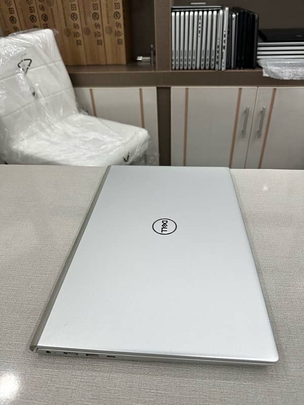 Dell Inspiron 5501 i7 11th Generation Ram 16gb ddr4 Ssd 256gb 15.6 5