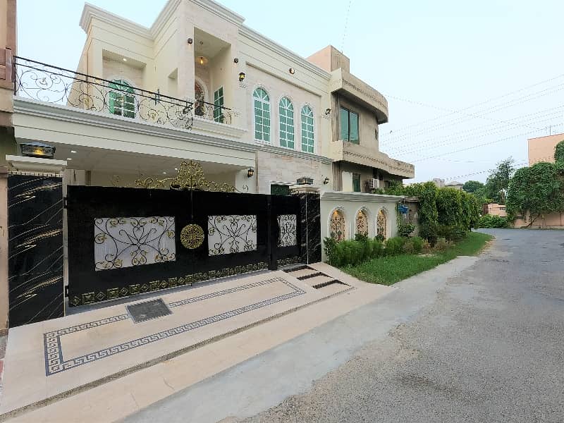 In Punjab Coop Housing - Block A 10 Marla House For Sale 0