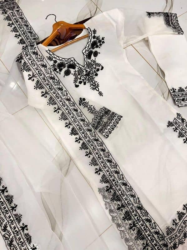 Women's Stitched Embroidered Organza Suit In White 3 Pieces Set 1