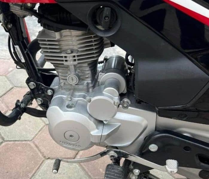 Honda CB125 F showroom condition 10/10 16