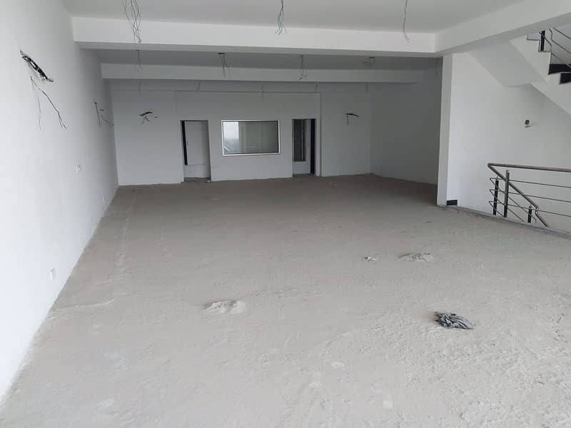 Defence Raya 8 Marla fourth floor office with lift for rent 0