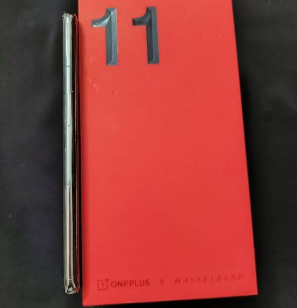 Oneplus 11 brand new 10/10 official PTA approve complete with box 6