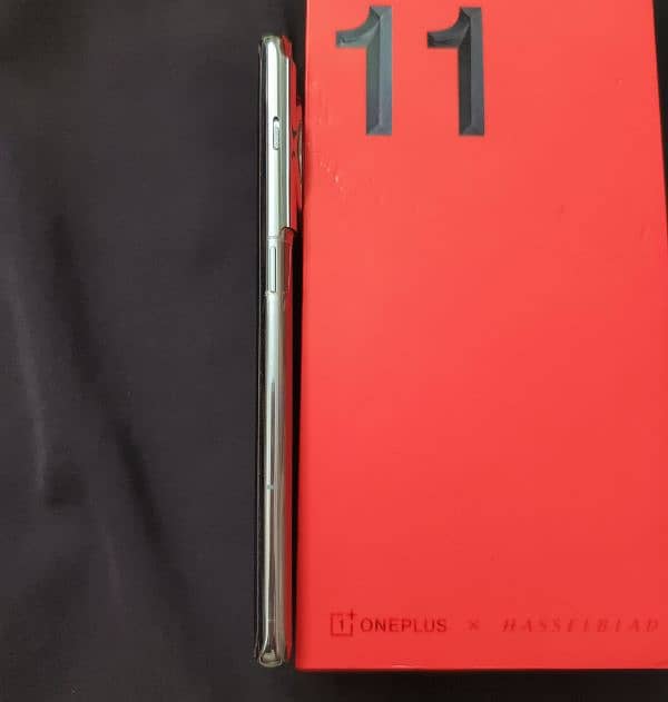 Oneplus 11 brand new 10/10 official PTA approve complete with box 7