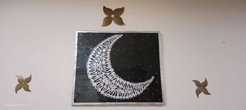 Beautiful Crescent Wall Hanging Frame. 2