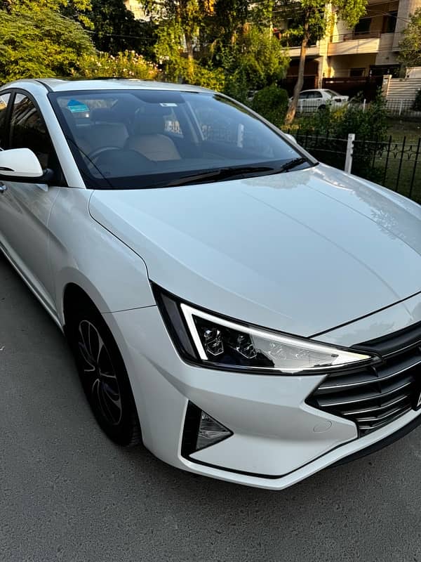 Hyundai Elantra 2022 5