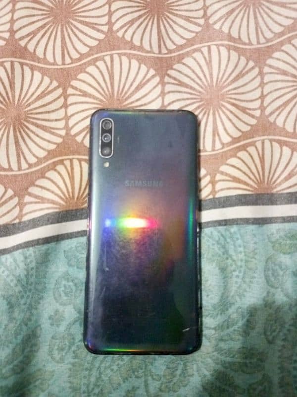 Samsung Galaxy A70 0