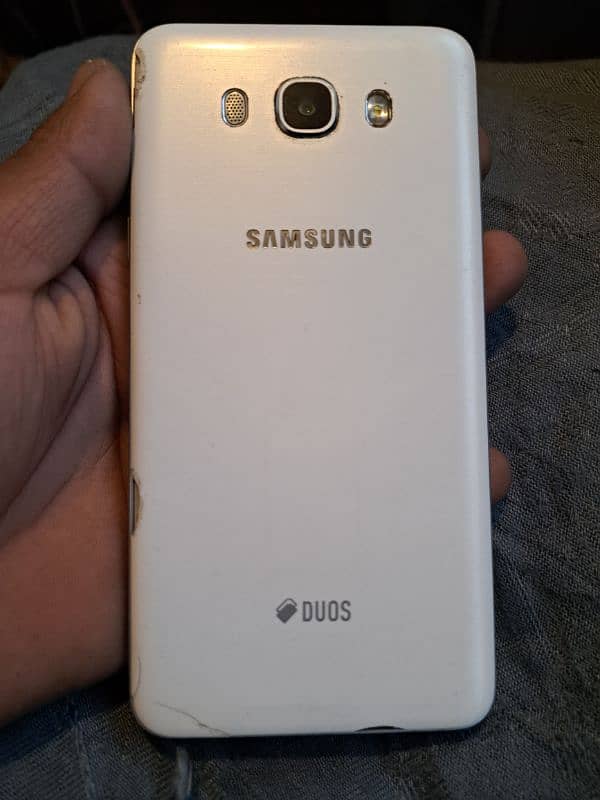 SAMSUNG J7 (2016) 2