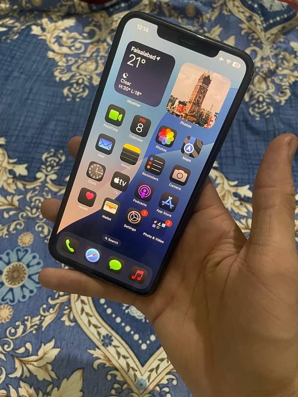 iPhone 11 pro max 64GB (READ AD) 9