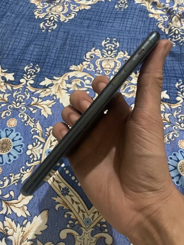 iPhone 11 pro max 64GB (READ AD) 14