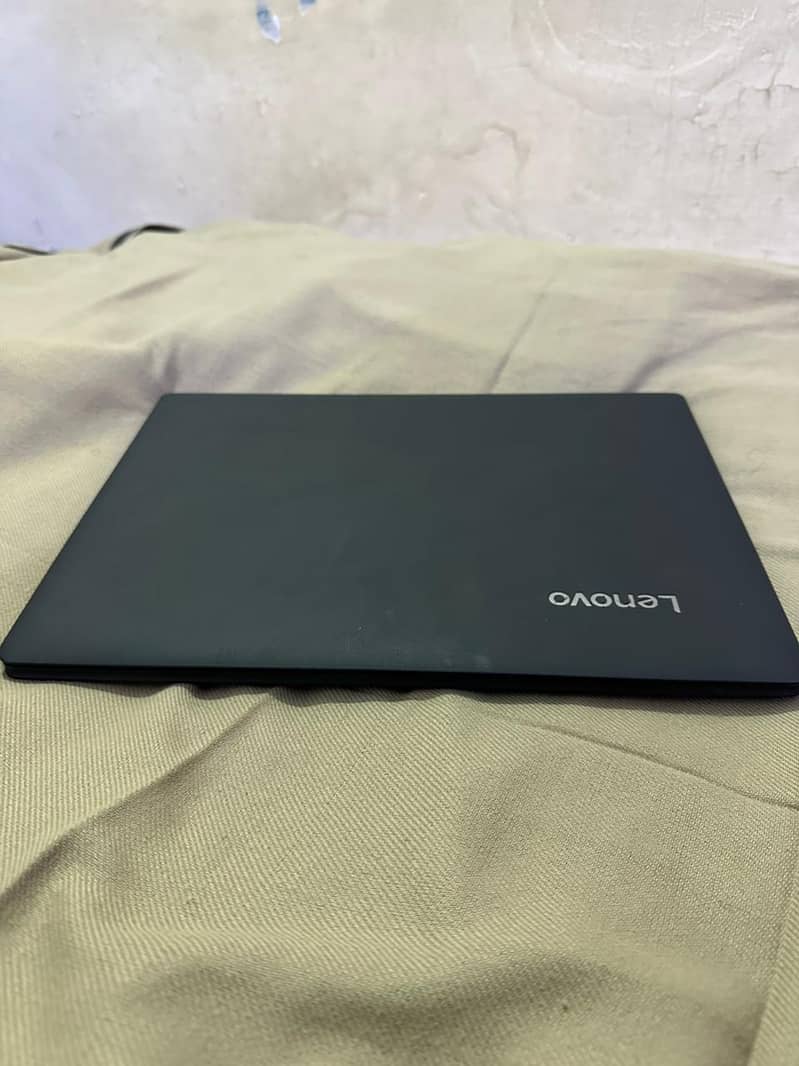 Laptop lenovo 8